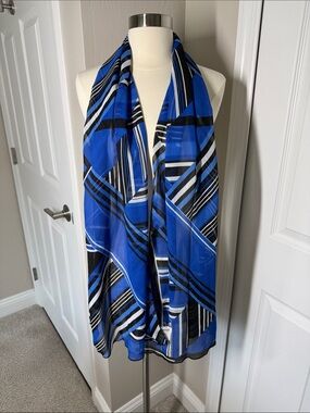 Chico‘s blue, black and white abstract, striped printed sheer scarf NWT